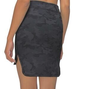 Lululemon Athletica City skirt 10 camo stretch high low hem SK 3103